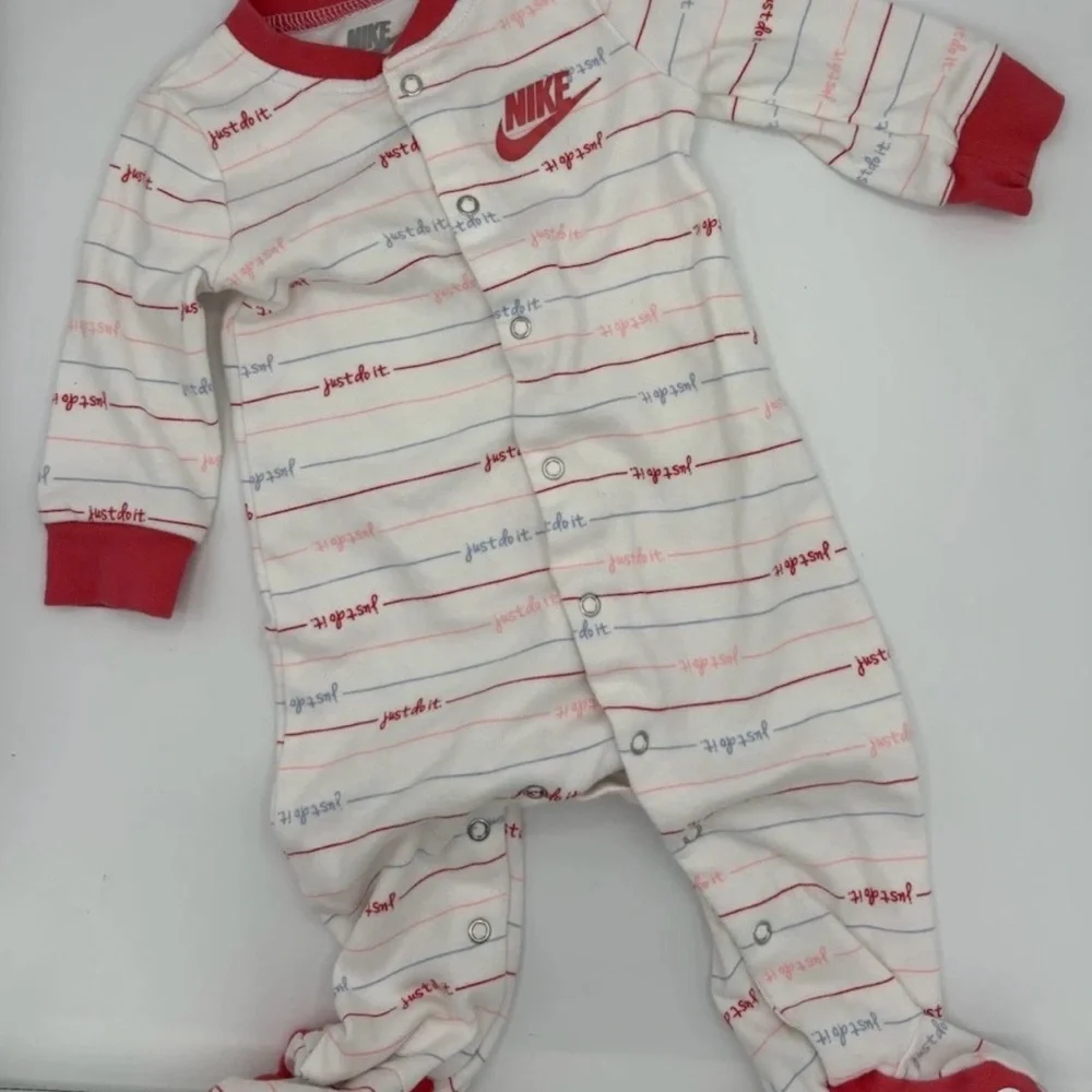 Carters Infant 3-6 Month Lot One Piece  Outfits Sleepers Girl  4 Pieces - Picture 5 of 15